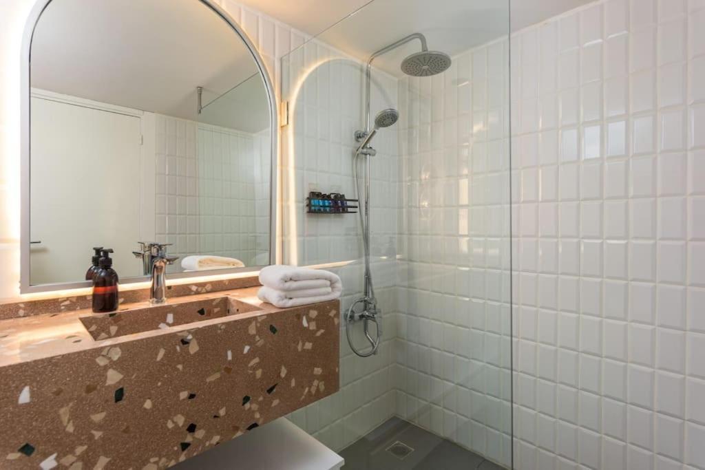 Perla's 2-br In Mar Mikhael Apartment *
