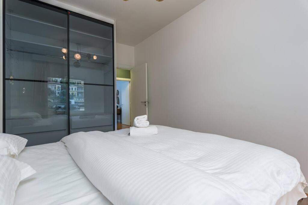 Perla's 2-br In Mar Mikhael Apartment Beirut