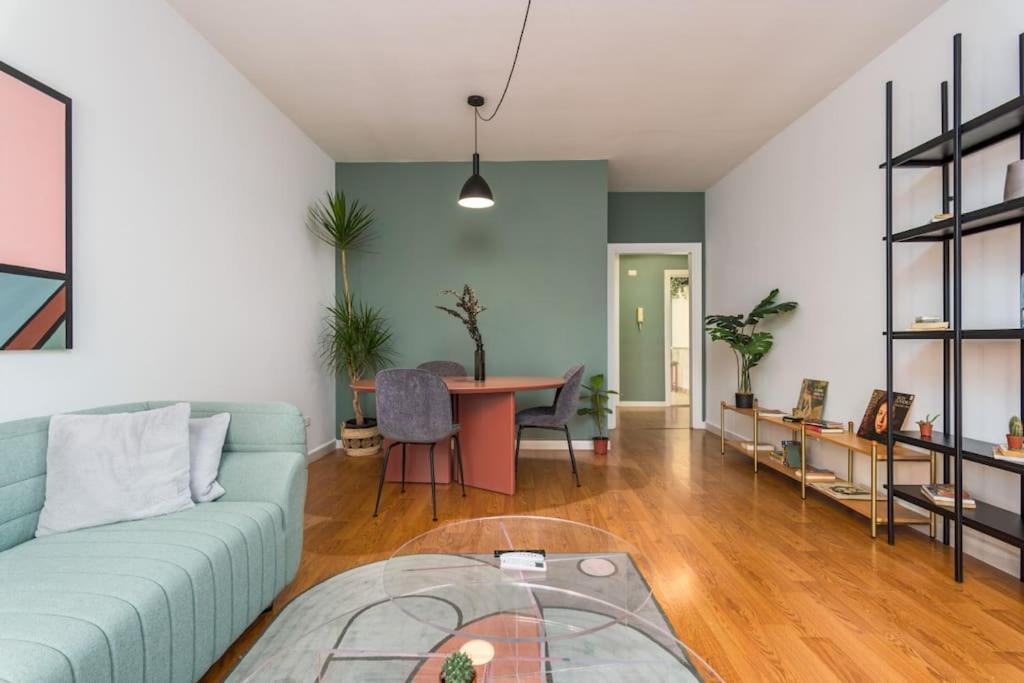 Perla's 2-br In Mar Mikhael Apartment Beirut